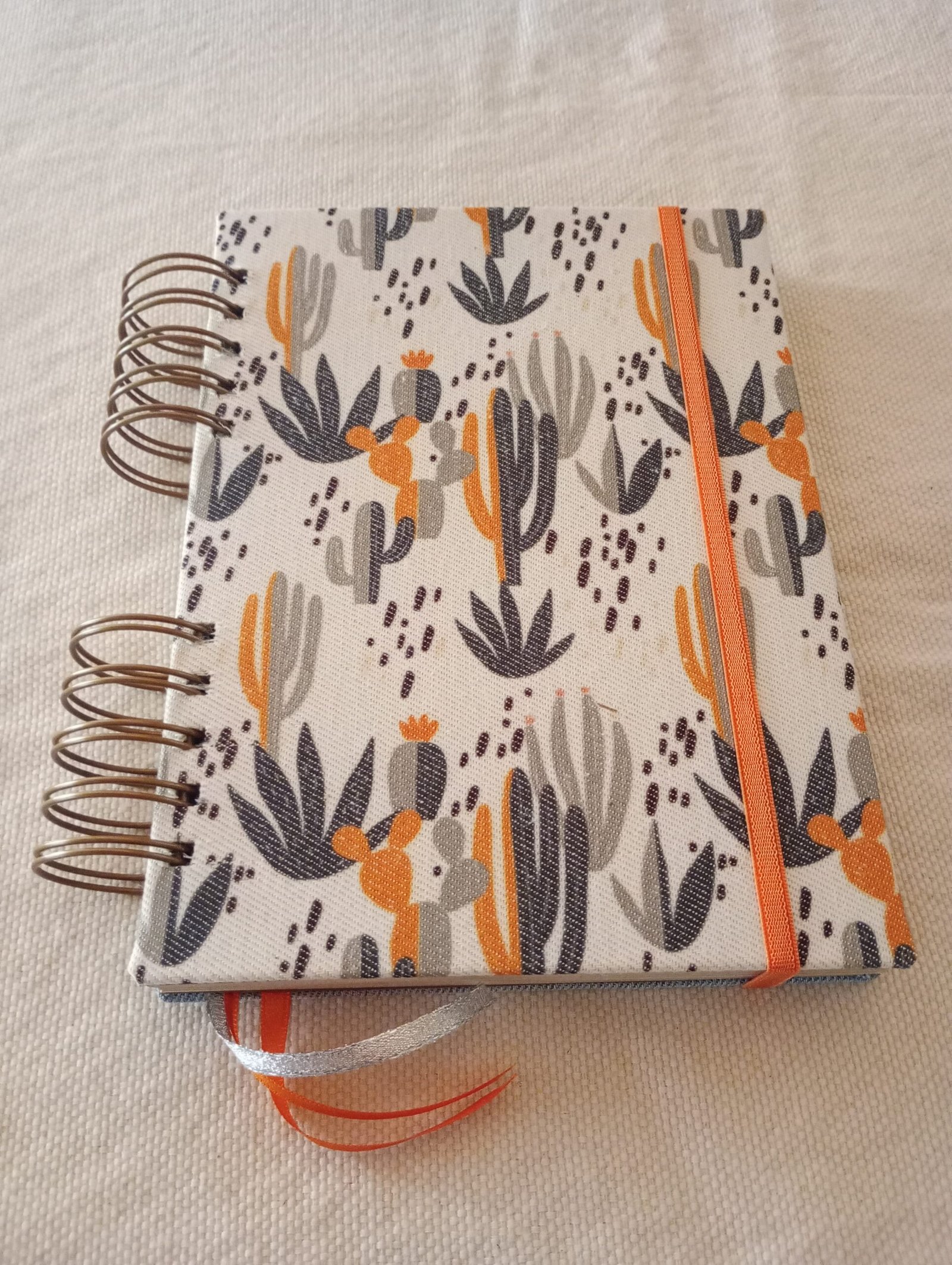 Cuaderno A5 Grande "rayado/ cuadriculado" 3 Cuaderno A5 Grande "rayado/ cuadriculado" - Imagen 3